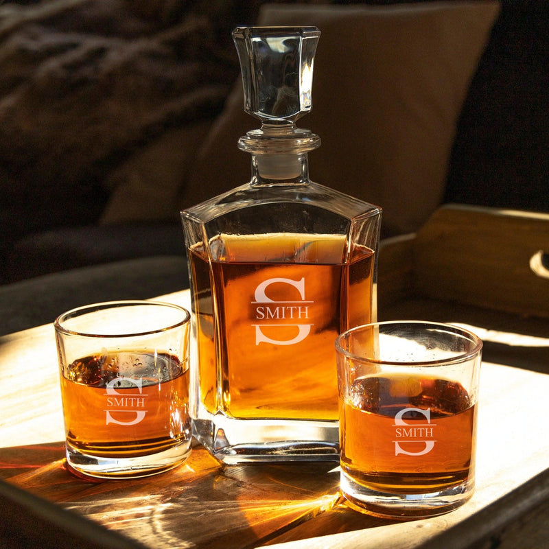 Personalized Decanter Set with 2 Whiskey Glasses -  - Completeful