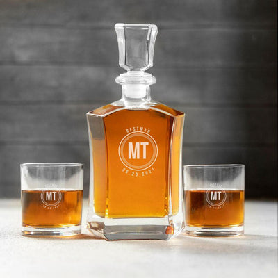 Personalized Best Man Whiskey Decanter Set with 2 Lowball Glasses - MT - Completeful