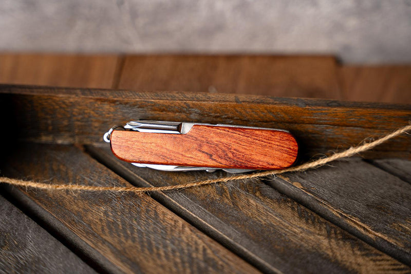 Personalized Multi-Tool Pocket Knives -