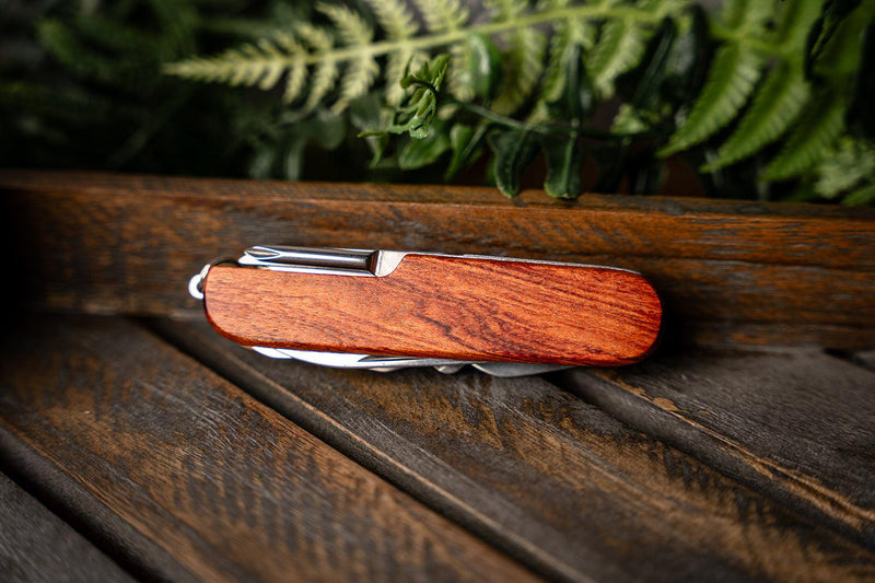 Personalized Multi-Tool Pocket Knives -