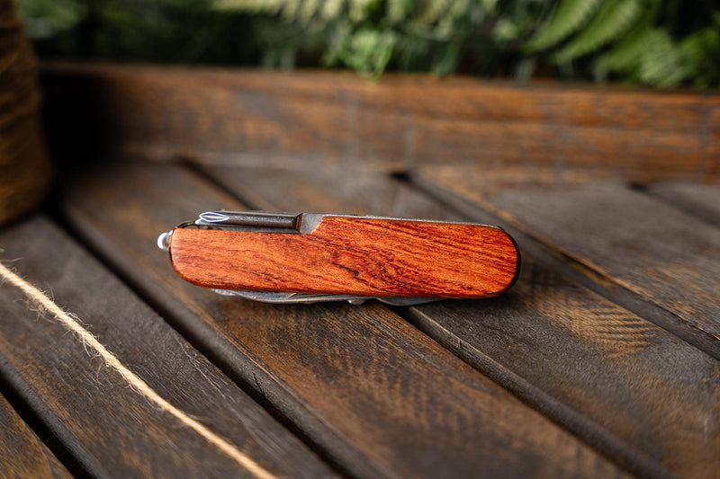 Personalized Multi-Tool Pocket Knives -
