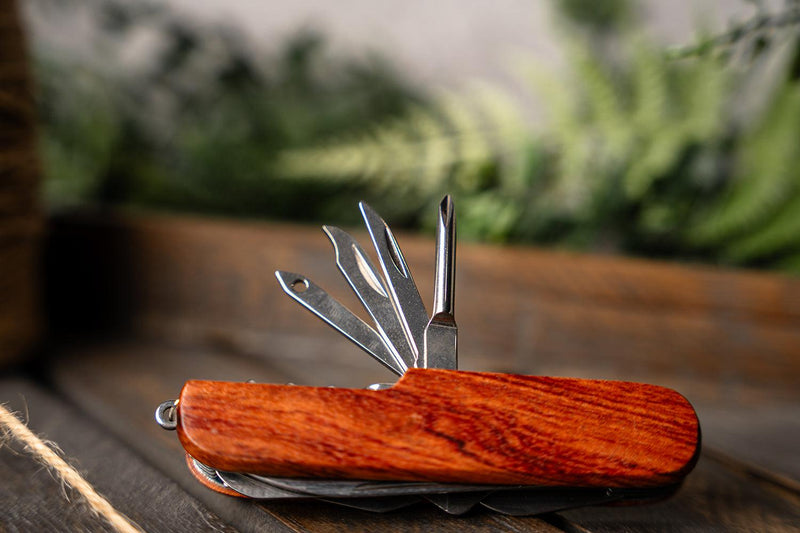 Personalized Multi-Tool Pocket Knives -