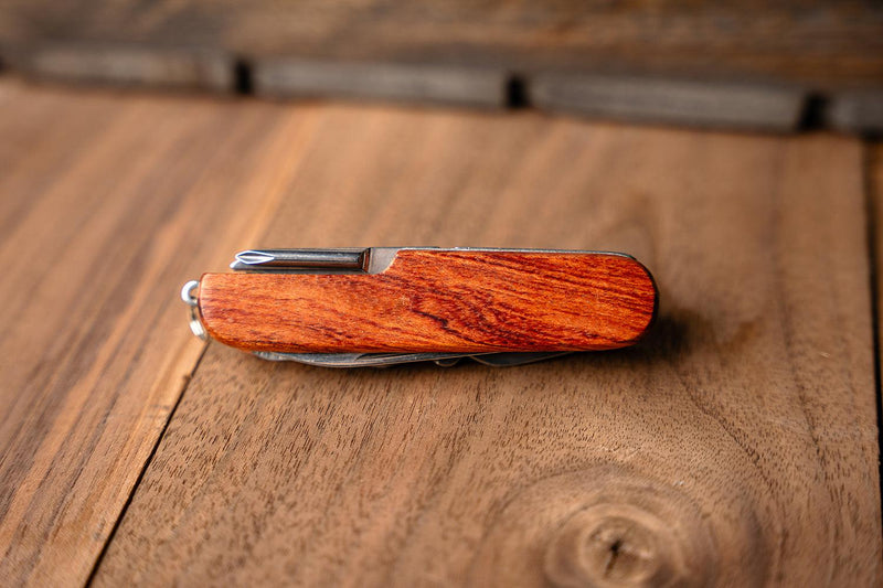 Personalized Multi-Tool Pocket Knives -