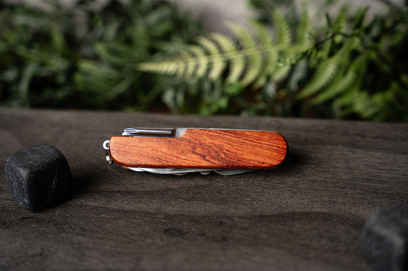 Personalized Multi-Tool Pocket Knives -