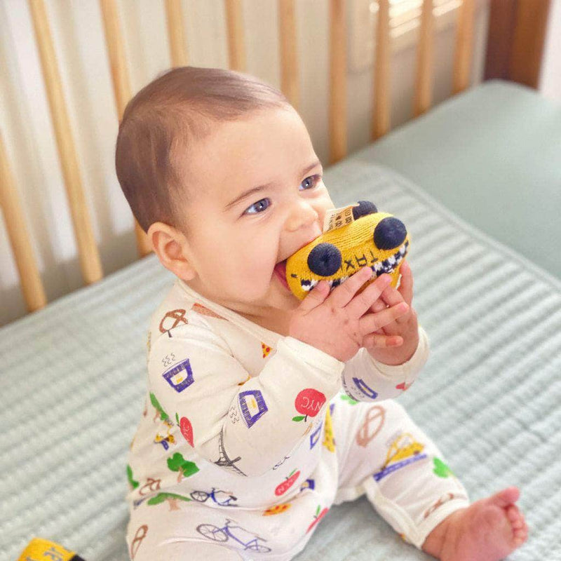 Organic Baby Gift Set - New York Onesie, Bib & NYC Rattle Toys | Hot dog, Pretzel & Taxi -