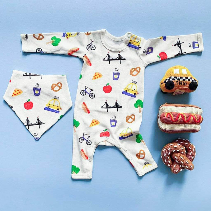 Organic Baby Gift Set - New York Onesie, Bib & NYC Rattle Toys | Hot dog, Pretzel & Taxi -