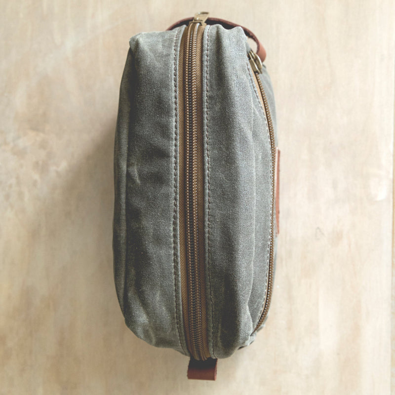 Groomsmen Set of 5 Personalized Tan Toiletry Bags -  - JDS
